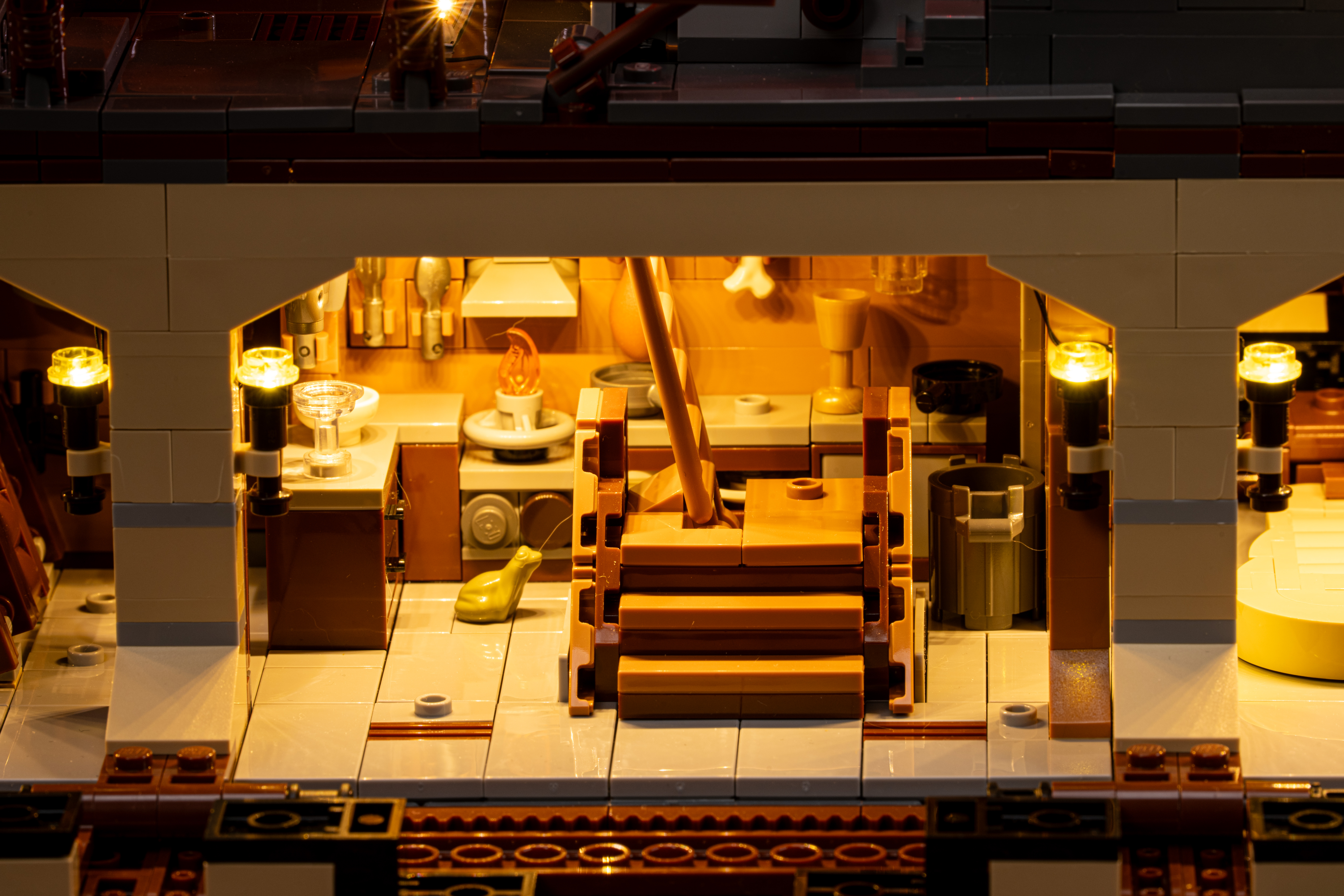 Lighting kits for Jabba's Sail Barge