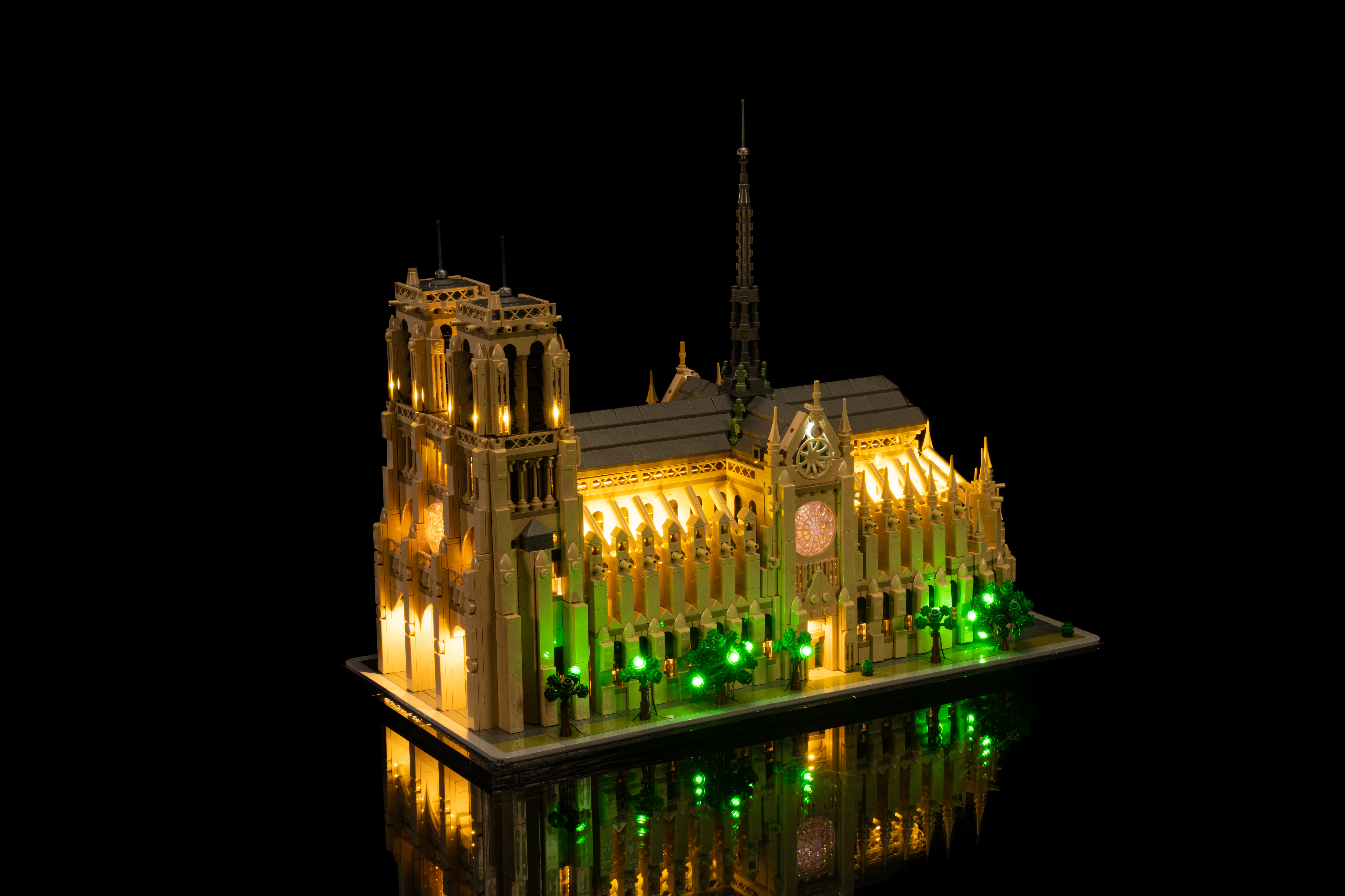 Lighting kits for Notre-Dame de Paris