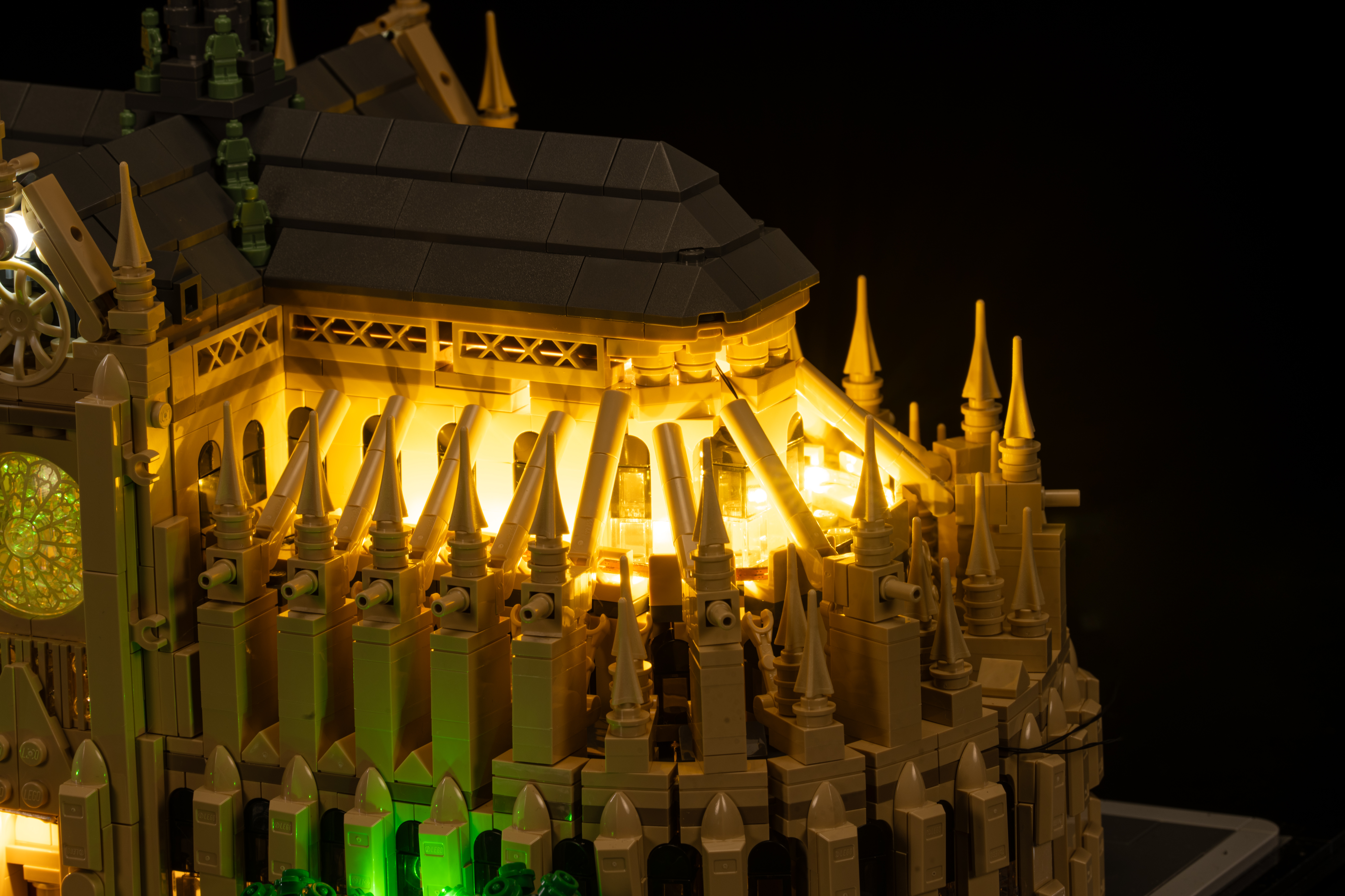 Lighting kits for Notre-Dame de Paris