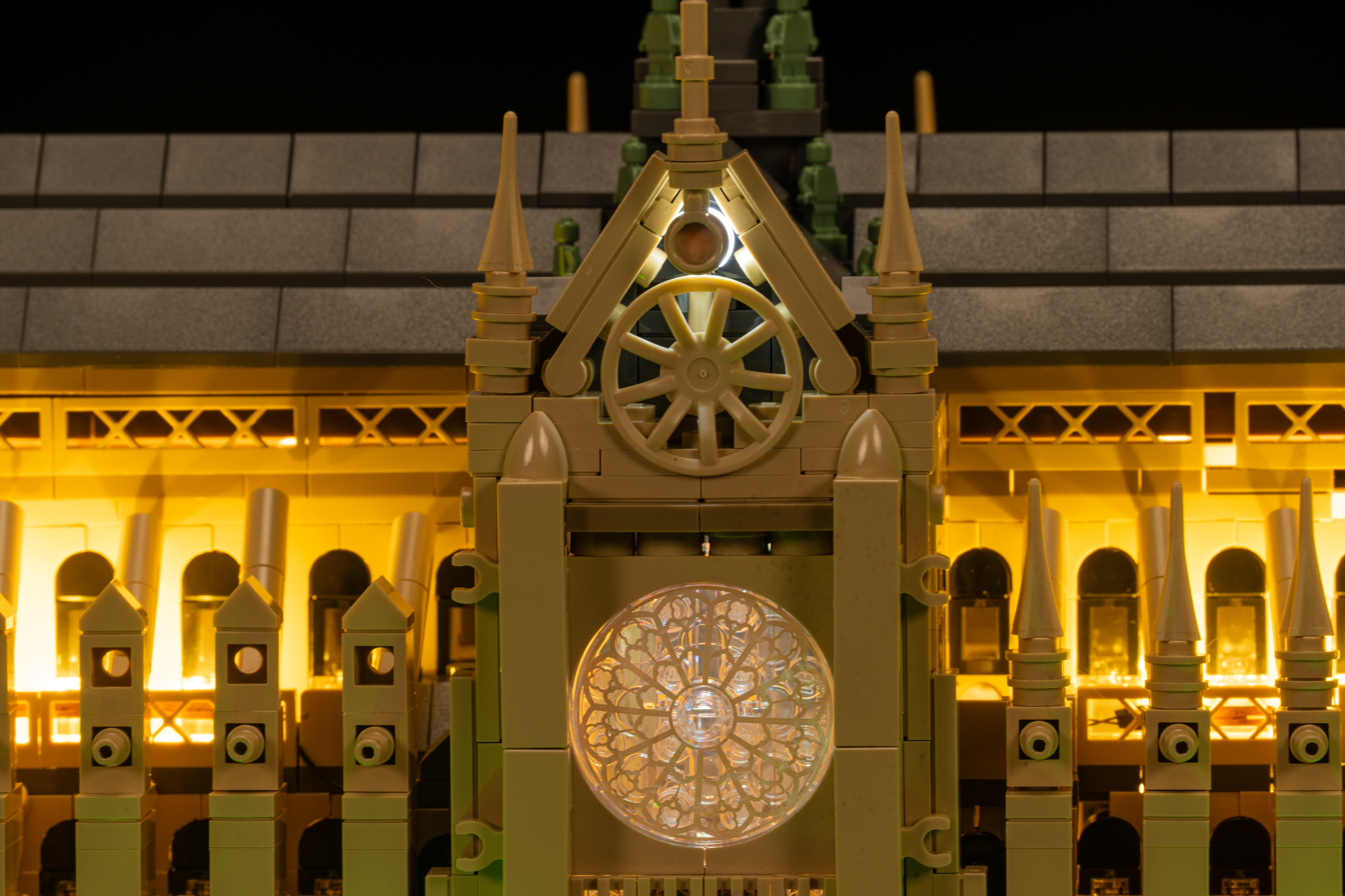 Lighting kits for Notre-Dame de Paris