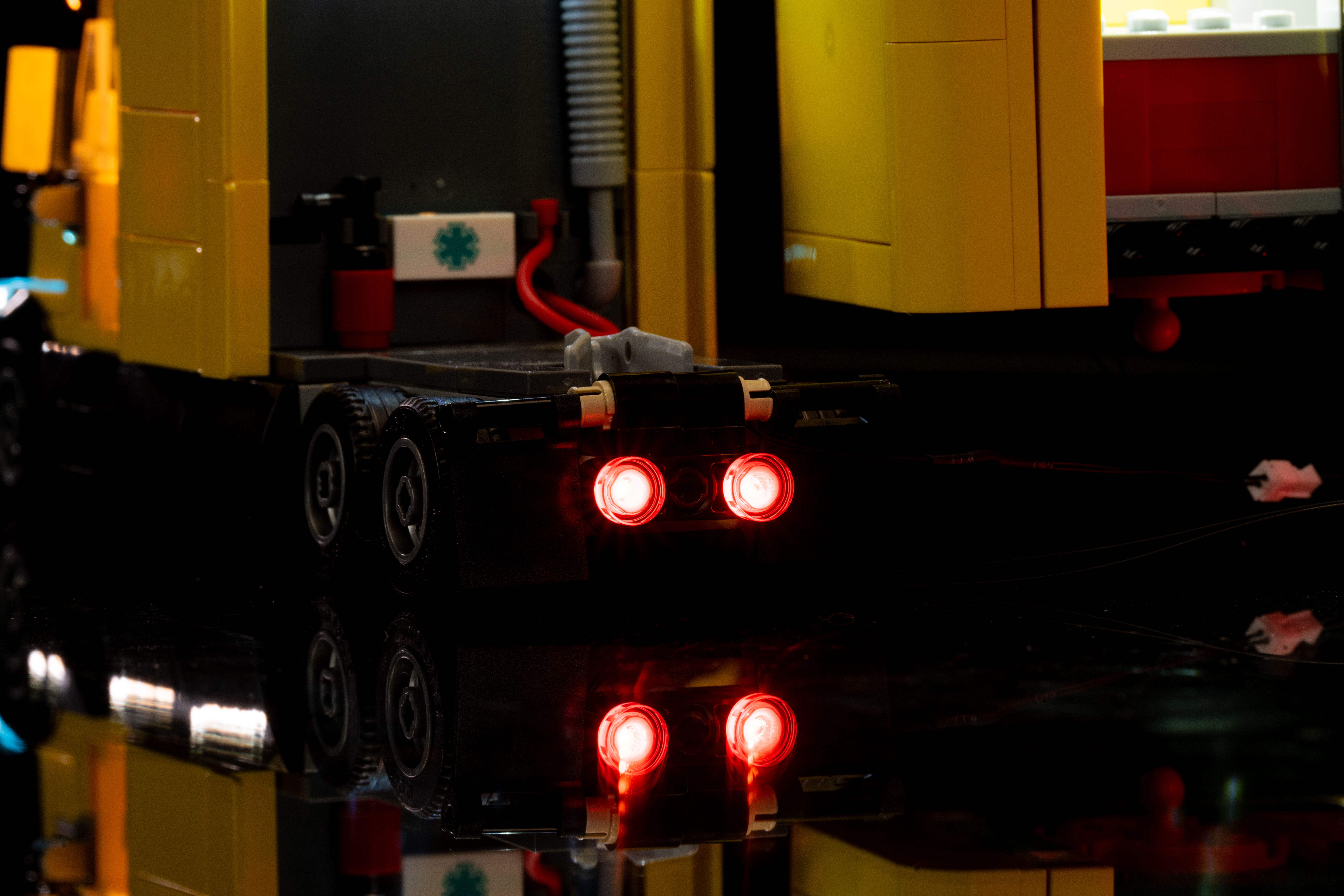 Lighting kits for LEGO Delivery Truck