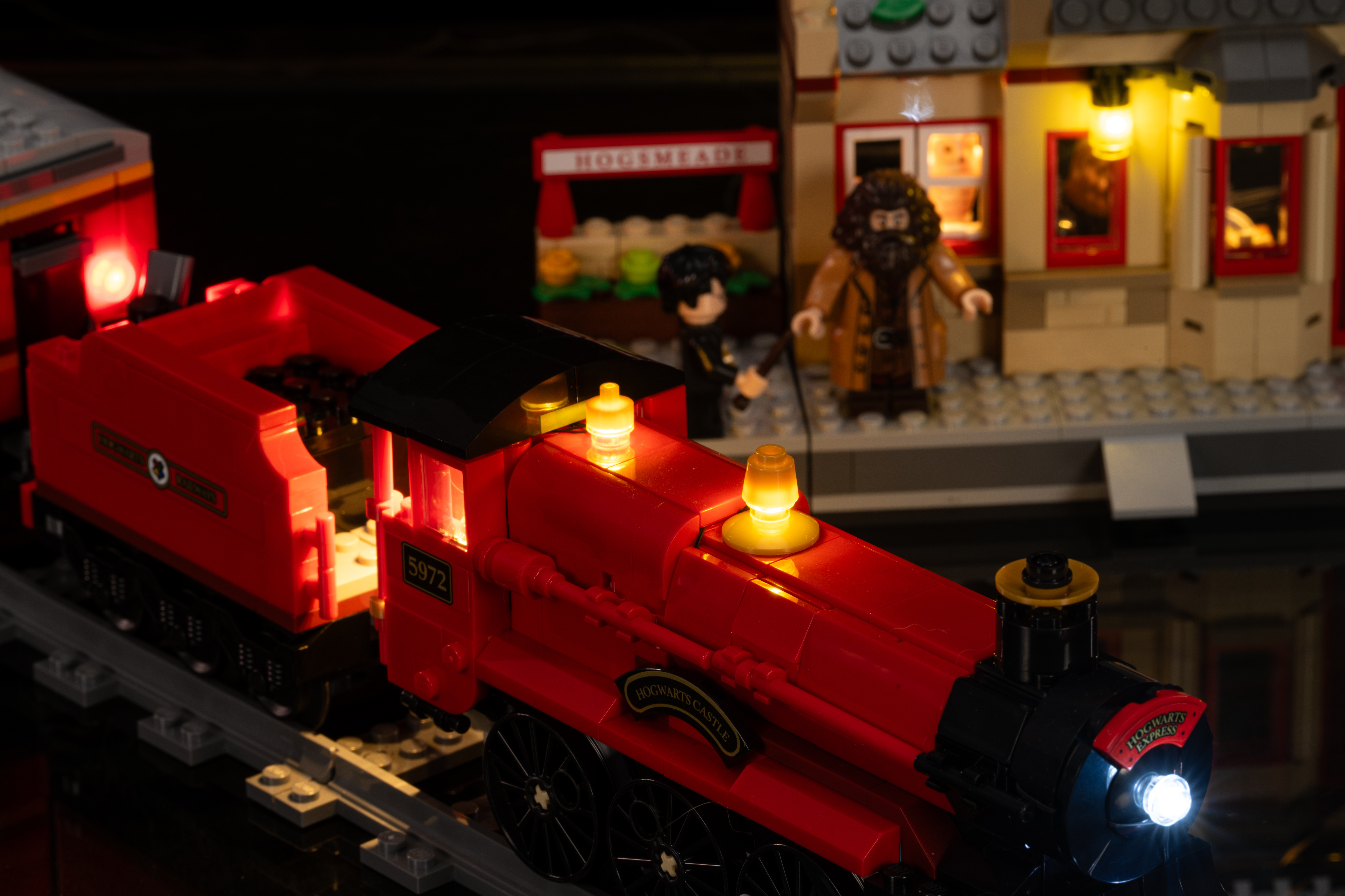Lighting kits for Hogwarts Express &Lighting kits for Hogsmeade Station