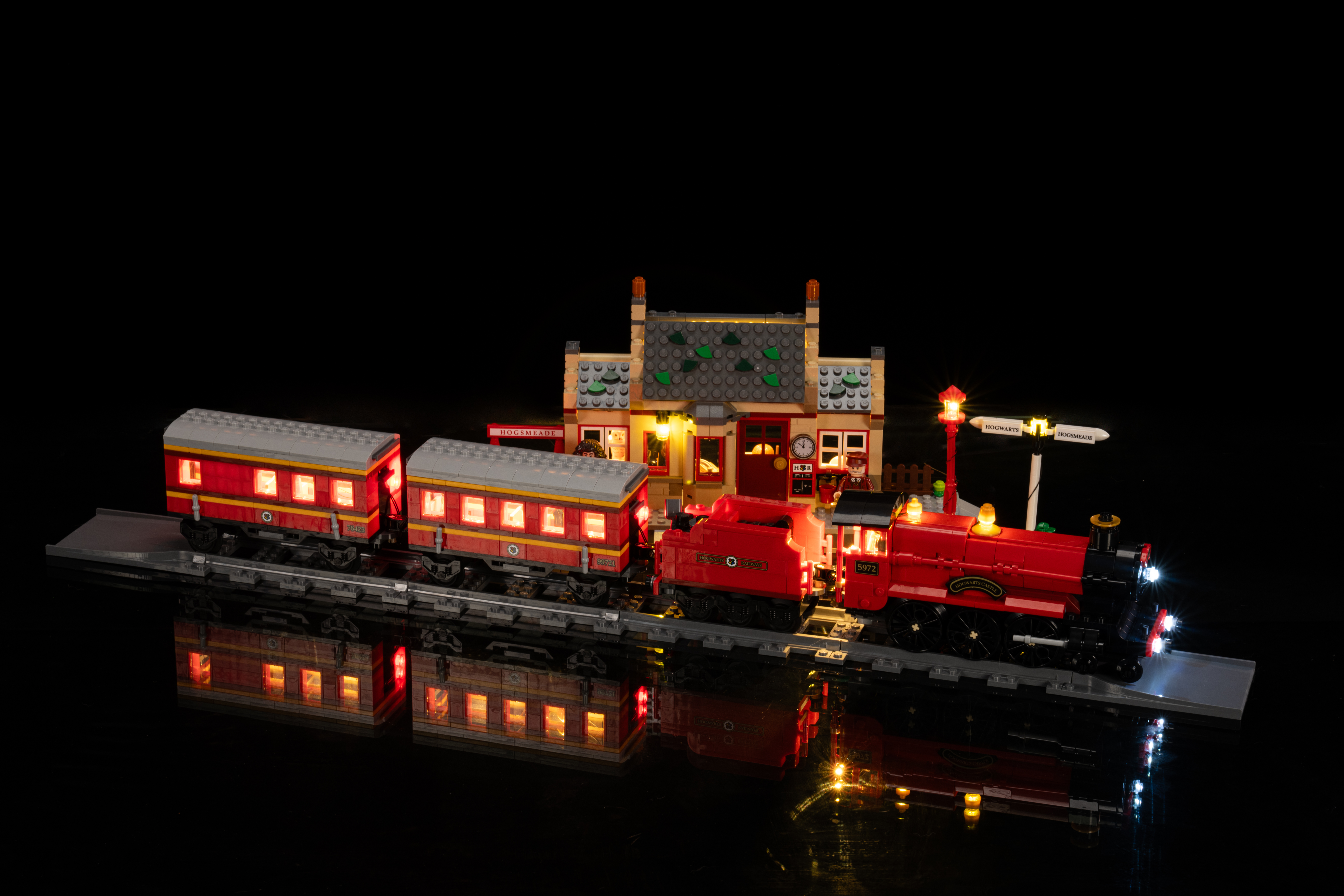 Lighting kits for Hogwarts Express &Lighting kits for Hogsmeade Station