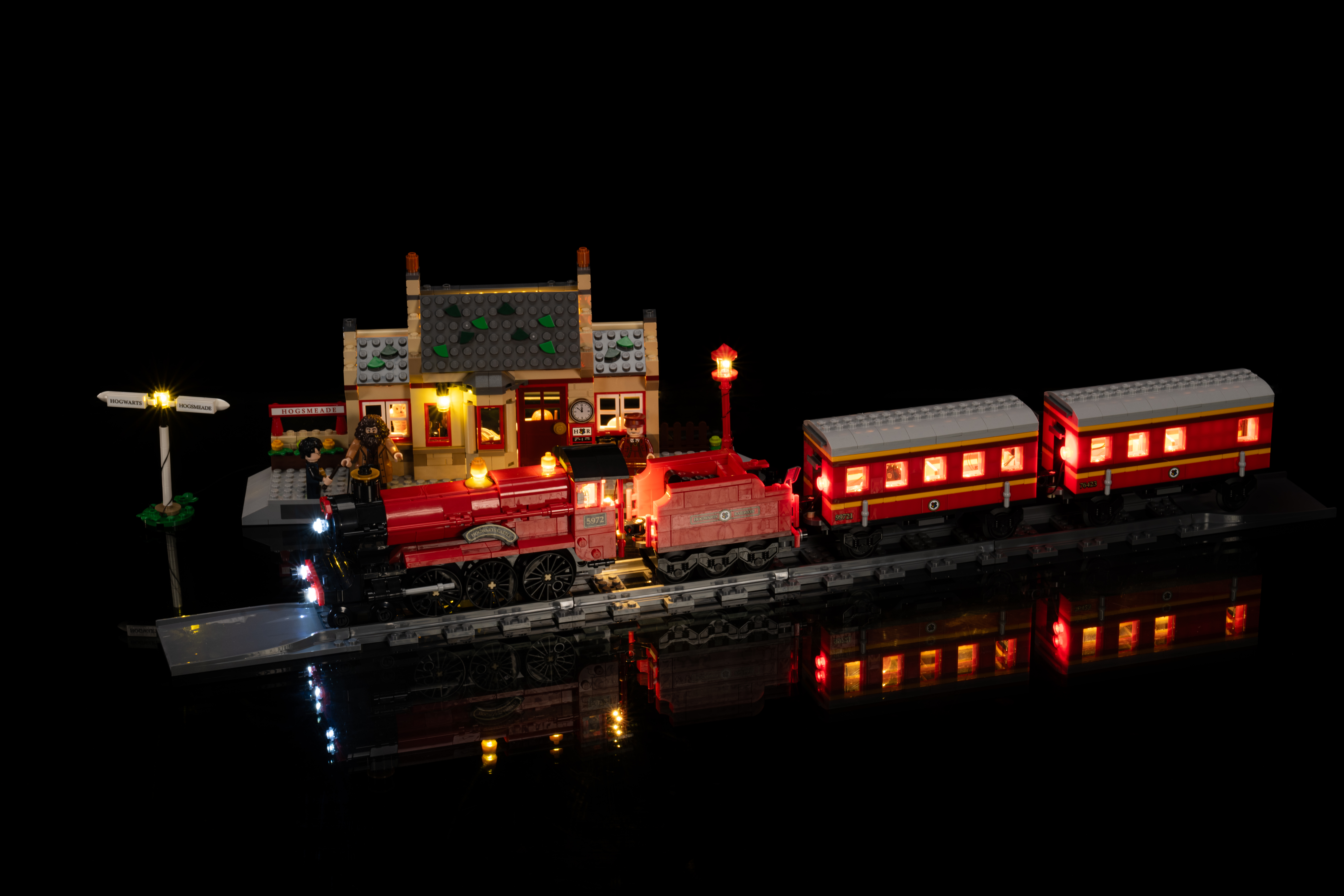 Lighting kits for Hogwarts Express &Lighting kits for Hogsmeade Station